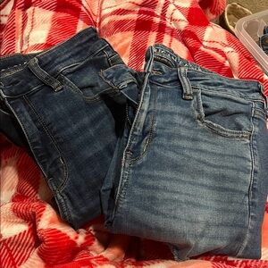 B58 Lot of 2 Pairs Women’s Size 10 American Eagle Jeggings; 1 distressed